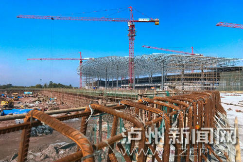 州云龍機(jī)場(chǎng)正全速推進(jìn)建設(shè)，確保7月1日前投入運(yùn)行。 瀘州日?qǐng)?bào)記者 牟科 攝3